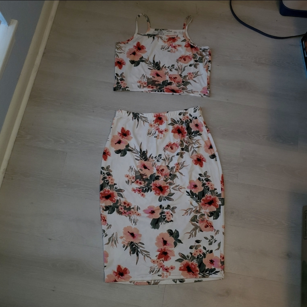NWOT Plus Floral Pink & White Skirt Set